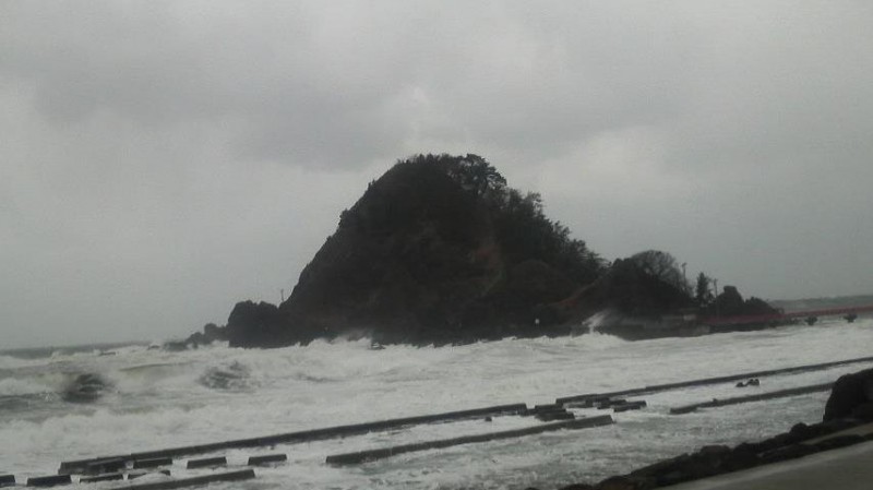 真冬の由良、白山島